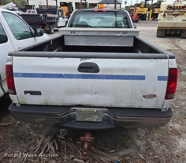 image for item DU2596 2002 Ford F150 XL pickup truck