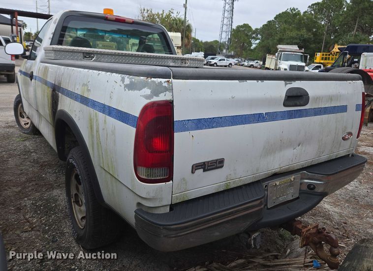 image for item DU2596 2002 Ford F150 XL pickup truck