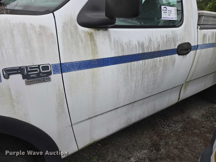 image for item DU2596 2002 Ford F150 XL pickup truck