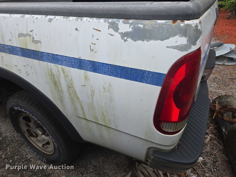 image for item DU2596 2002 Ford F150 XL pickup truck