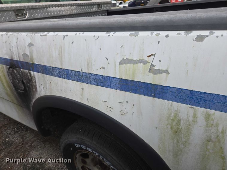 image for item DU2596 2002 Ford F150 XL pickup truck