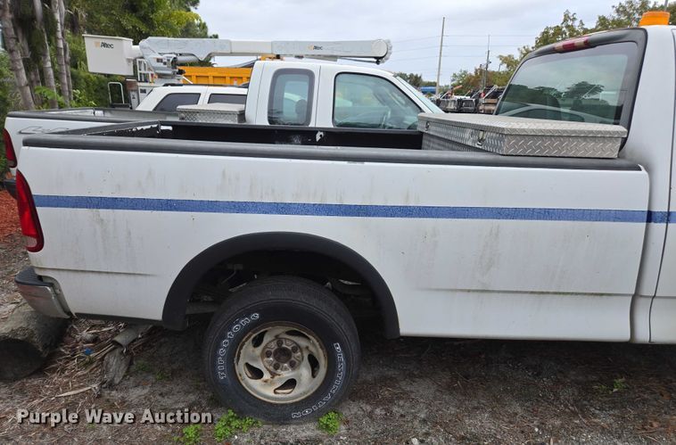 image for item DU2596 2002 Ford F150 XL pickup truck