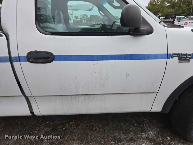 image for item DU2596 2002 Ford F150 XL pickup truck