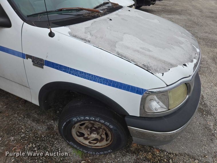 image for item DU2596 2002 Ford F150 XL pickup truck