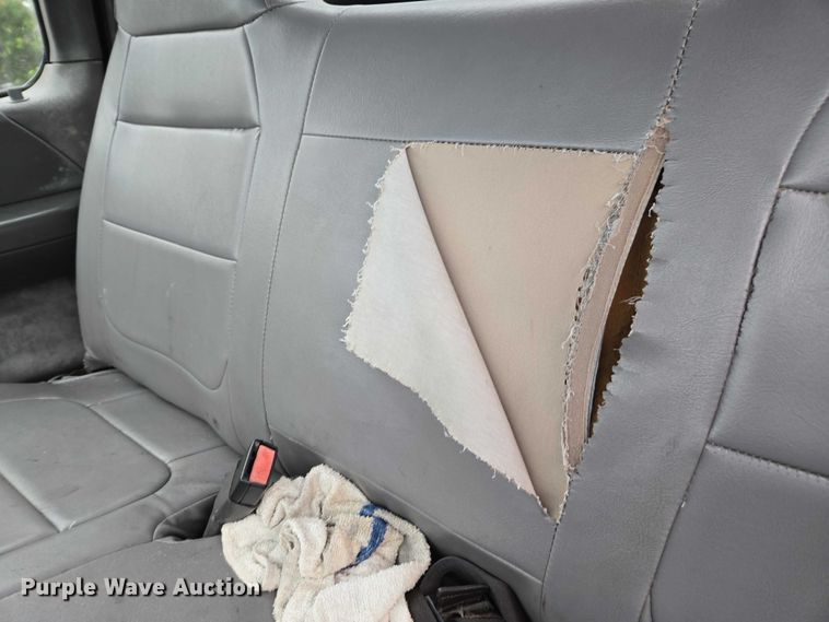 image for item DU2596 2002 Ford F150 XL pickup truck