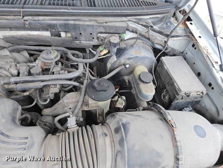 image for item DU2596 2002 Ford F150 XL pickup truck