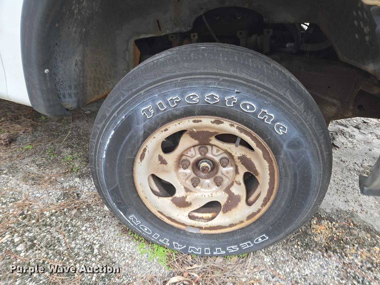 image for item DU2596 2002 Ford F150 XL pickup truck