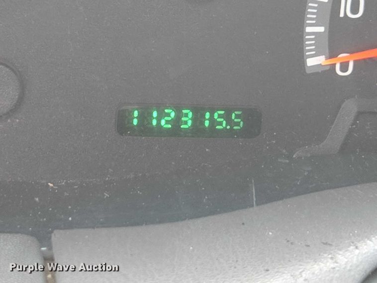 image for item DU2596 2002 Ford F150 XL pickup truck