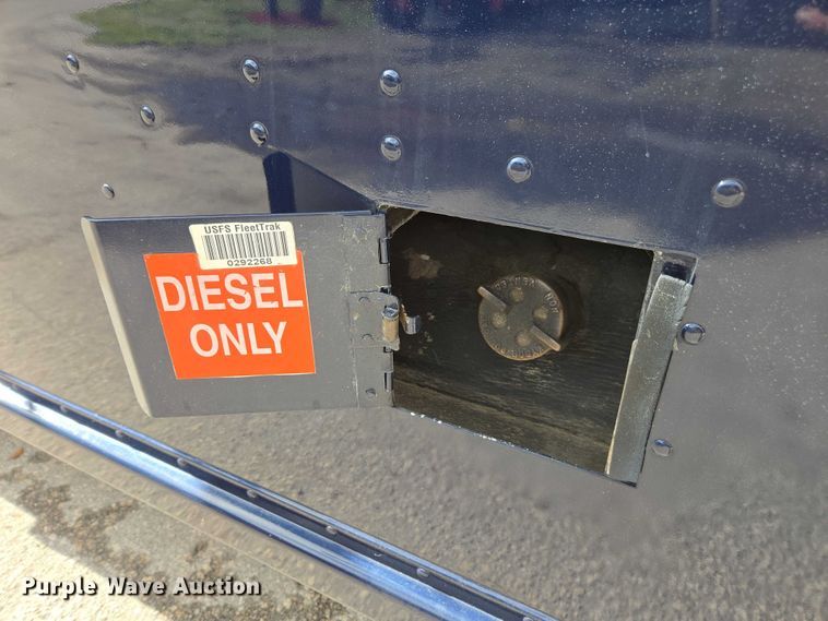 image for item DU2598 1997 Freightliner MT45 delivery truck