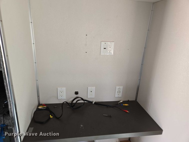 image for item DU2598 1997 Freightliner MT45 delivery truck