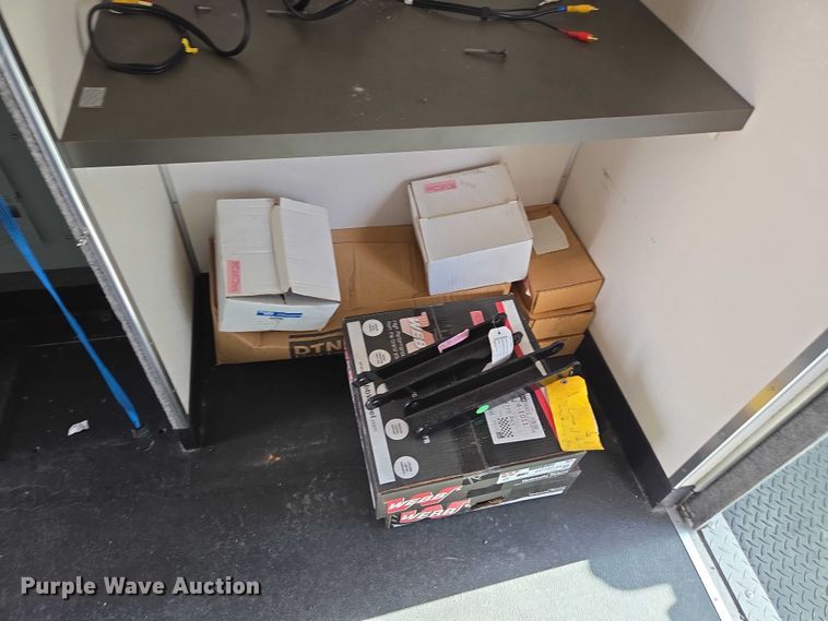 image for item DU2598 1997 Freightliner MT45 delivery truck