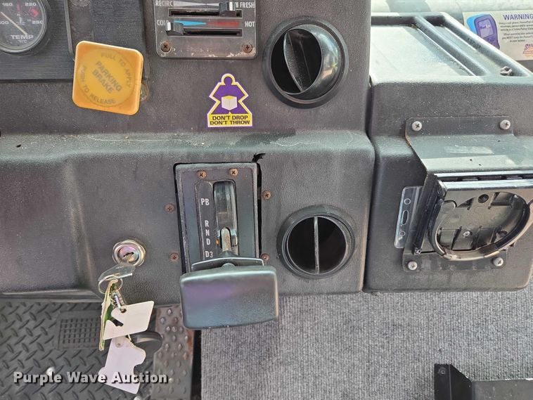 image for item DU2598 1997 Freightliner MT45 delivery truck