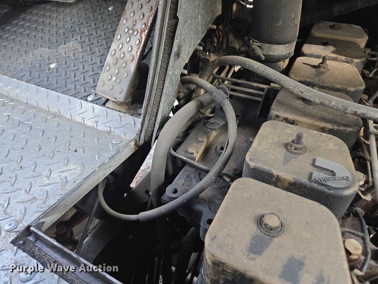 image for item DU2598 1997 Freightliner MT45 delivery truck