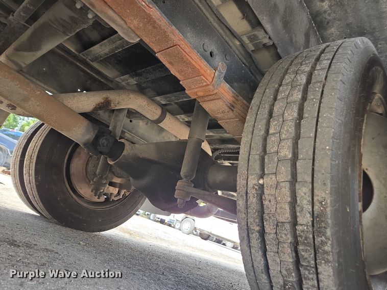 image for item DU2598 1997 Freightliner MT45 delivery truck