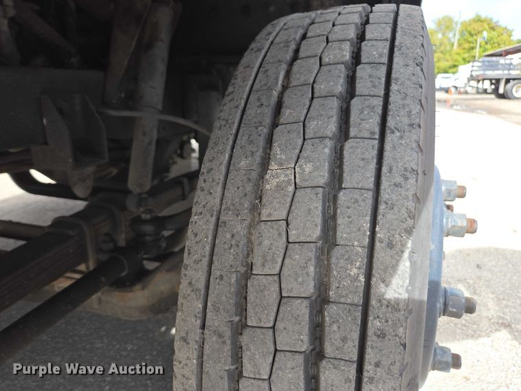 image for item DU2598 1997 Freightliner MT45 delivery truck