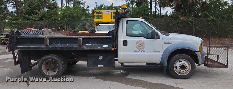 image for item DU2600 2007 Ford F450 Super Duty dump truck