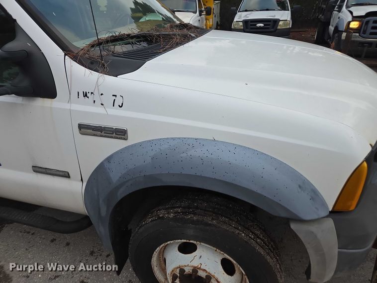 image for item DU2600 2007 Ford F450 Super Duty dump truck