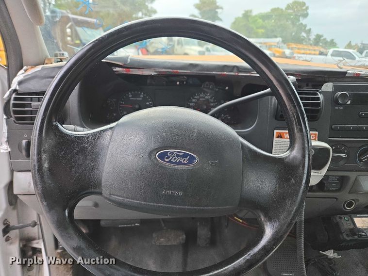 image for item DU2600 2007 Ford F450 Super Duty dump truck