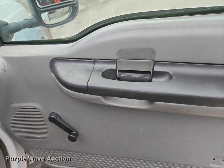 image for item DU2600 2007 Ford F450 Super Duty dump truck