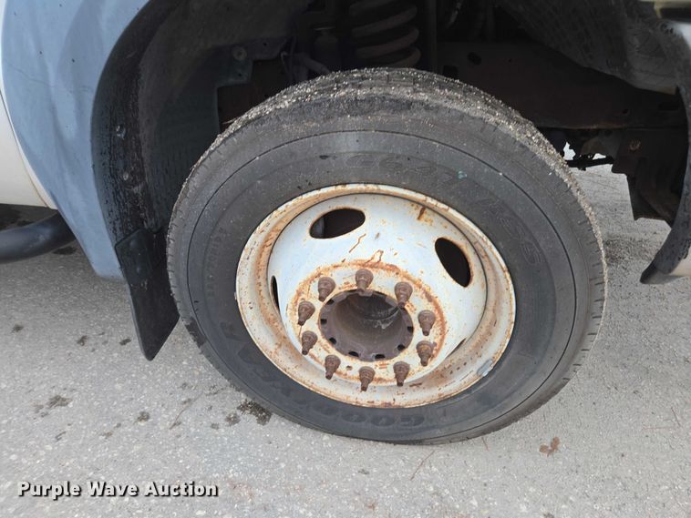 image for item DU2600 2007 Ford F450 Super Duty dump truck