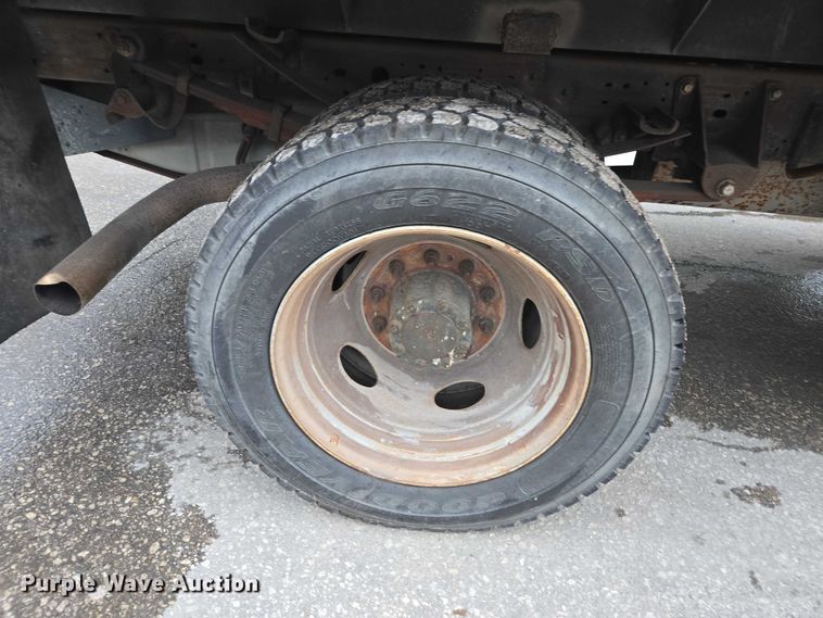 image for item DU2600 2007 Ford F450 Super Duty dump truck