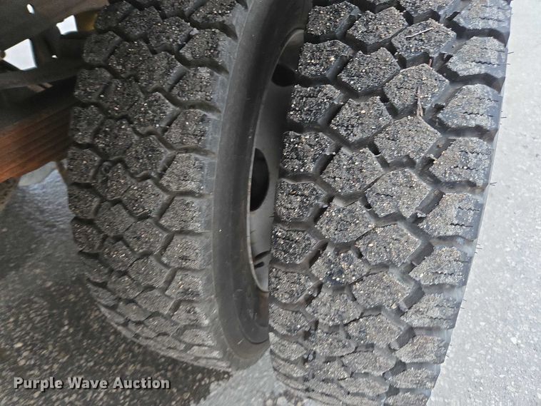 image for item DU2600 2007 Ford F450 Super Duty dump truck