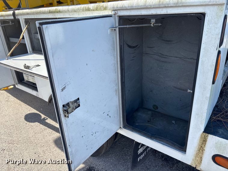 image for item DU2603 2003 Ford F550 Super Duty XL utility / service truck