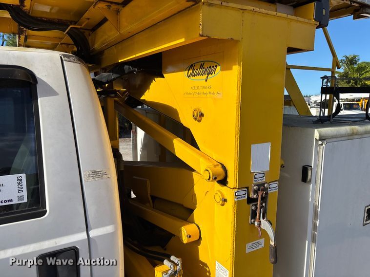 image for item DU2603 2003 Ford F550 Super Duty XL utility / service truck