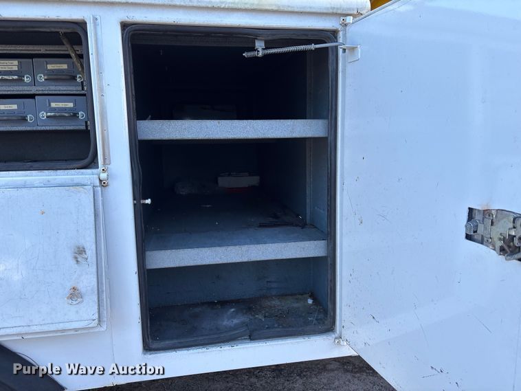 image for item DU2603 2003 Ford F550 Super Duty XL utility / service truck