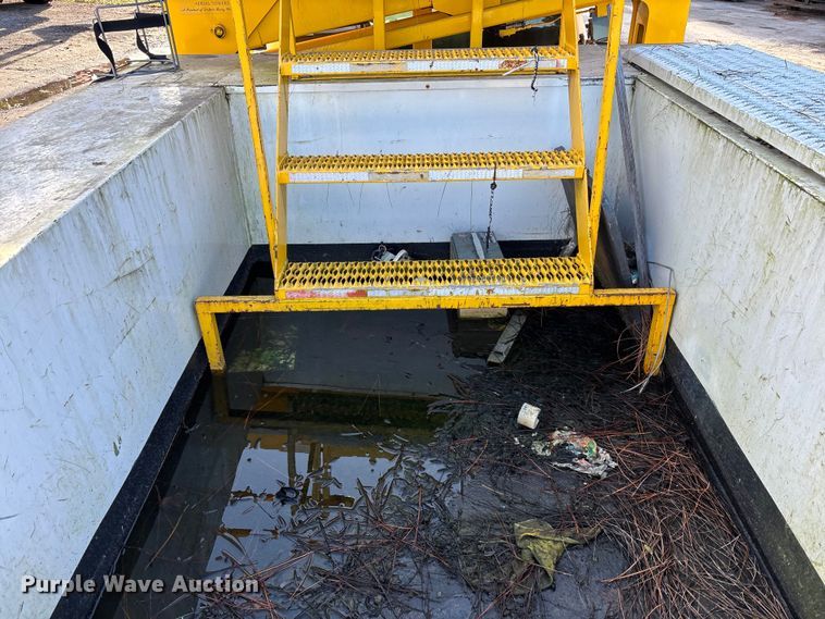 image for item DU2603 2003 Ford F550 Super Duty XL utility / service truck