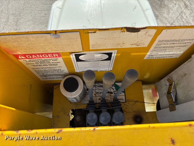 image for item DU2603 2003 Ford F550 Super Duty XL utility / service truck