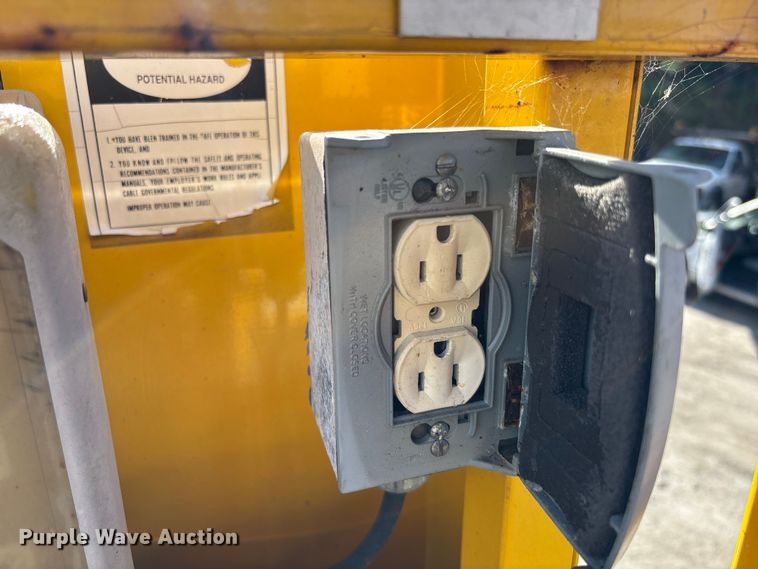 image for item DU2603 2003 Ford F550 Super Duty XL utility / service truck