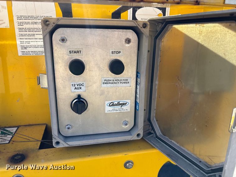 image for item DU2603 2003 Ford F550 Super Duty XL utility / service truck