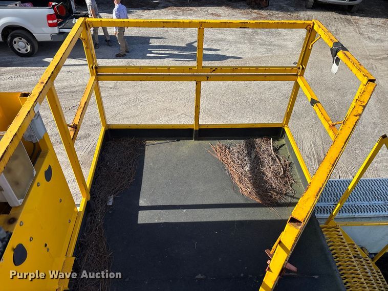 image for item DU2603 2003 Ford F550 Super Duty XL utility / service truck