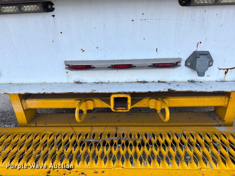 image for item DU2603 2003 Ford F550 Super Duty XL utility / service truck