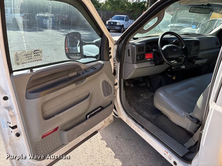 image for item DU2603 2003 Ford F550 Super Duty XL utility / service truck