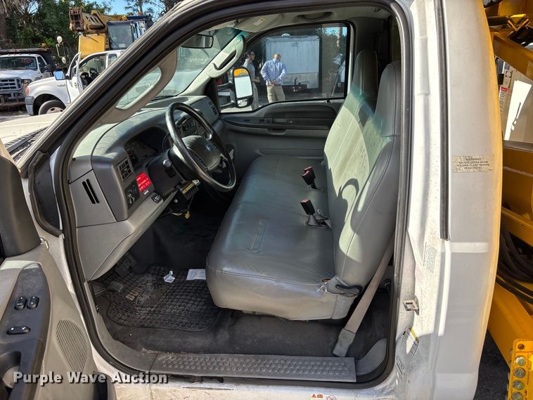 image for item DU2603 2003 Ford F550 Super Duty XL utility / service truck