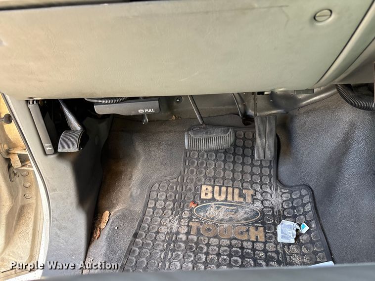 image for item DU2603 2003 Ford F550 Super Duty XL utility / service truck