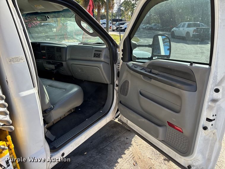 image for item DU2603 2003 Ford F550 Super Duty XL utility / service truck