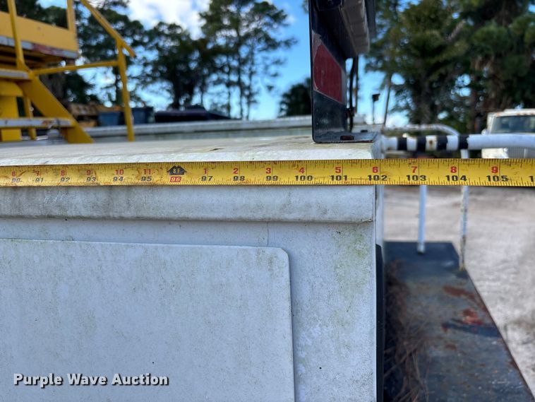 image for item DU2603 2003 Ford F550 Super Duty XL utility / service truck