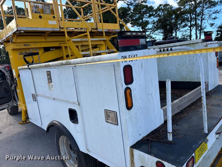 image for item DU2603 2003 Ford F550 Super Duty XL utility / service truck