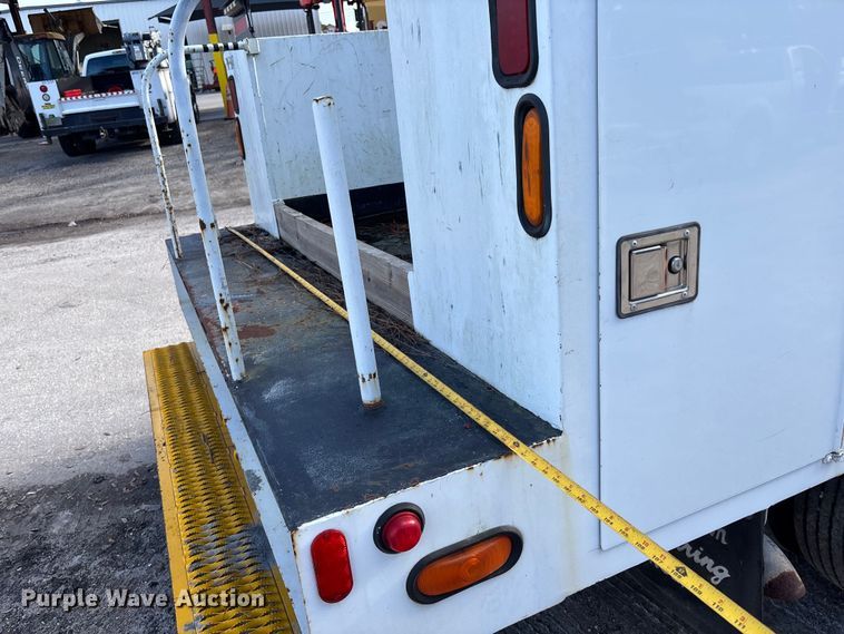 image for item DU2603 2003 Ford F550 Super Duty XL utility / service truck