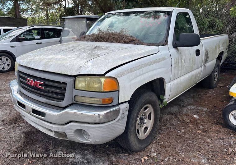image for item DU2604 2004 GMC Sierra pickup truck