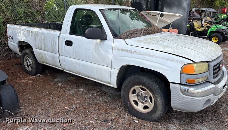 image for item DU2604 2004 GMC Sierra pickup truck