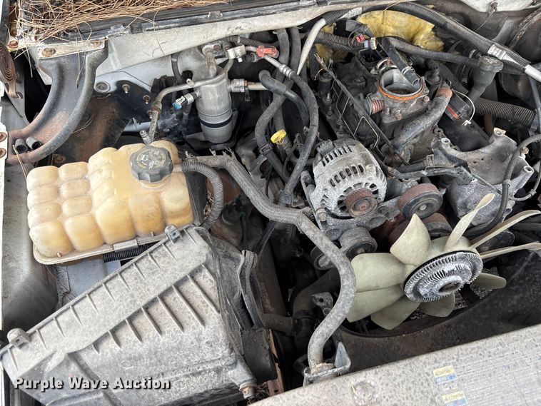 image for item DU2604 2004 GMC Sierra pickup truck