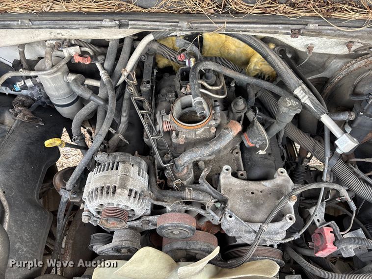 image for item DU2604 2004 GMC Sierra pickup truck