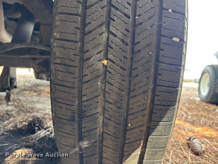 image for item DU2604 2004 GMC Sierra pickup truck