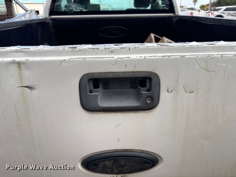 image for item DU2607 2006 Ford F150 XL Ext. Cab pickup truck