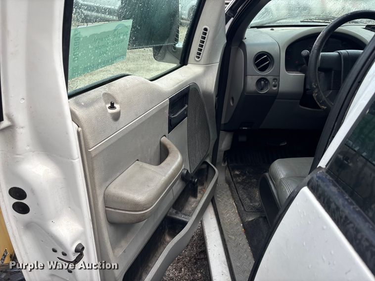 image for item DU2607 2006 Ford F150 XL Ext. Cab pickup truck