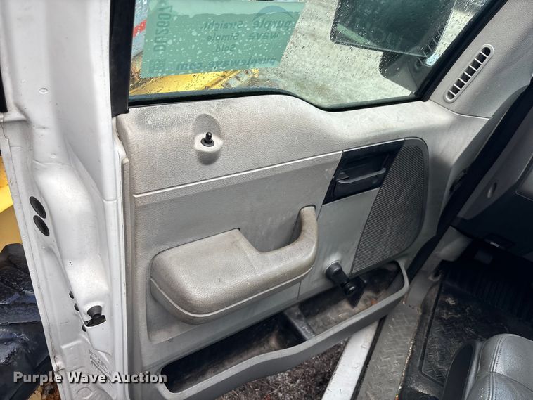 image for item DU2607 2006 Ford F150 XL Ext. Cab pickup truck